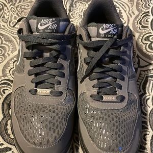 Gray and black Air Force 1